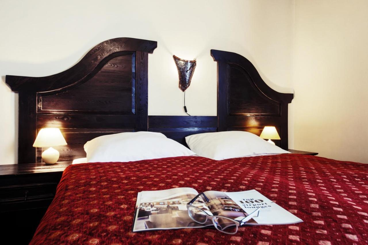 Rzezawa Hotel Kasztel מראה חיצוני תמונה