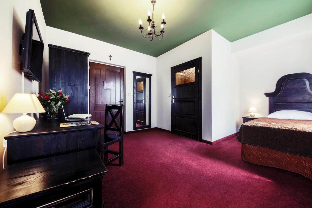 Rzezawa Hotel Kasztel מראה חיצוני תמונה