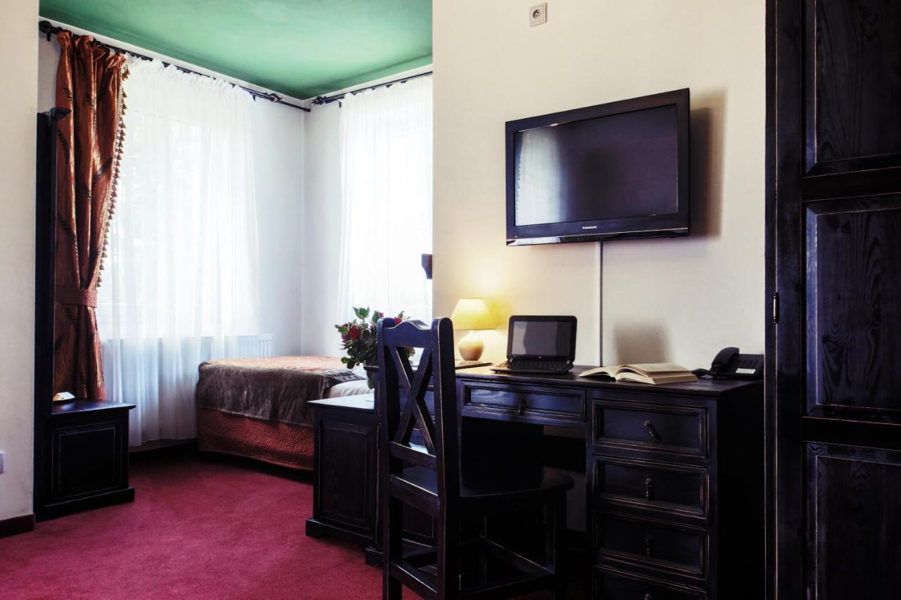 Rzezawa Hotel Kasztel מראה חיצוני תמונה