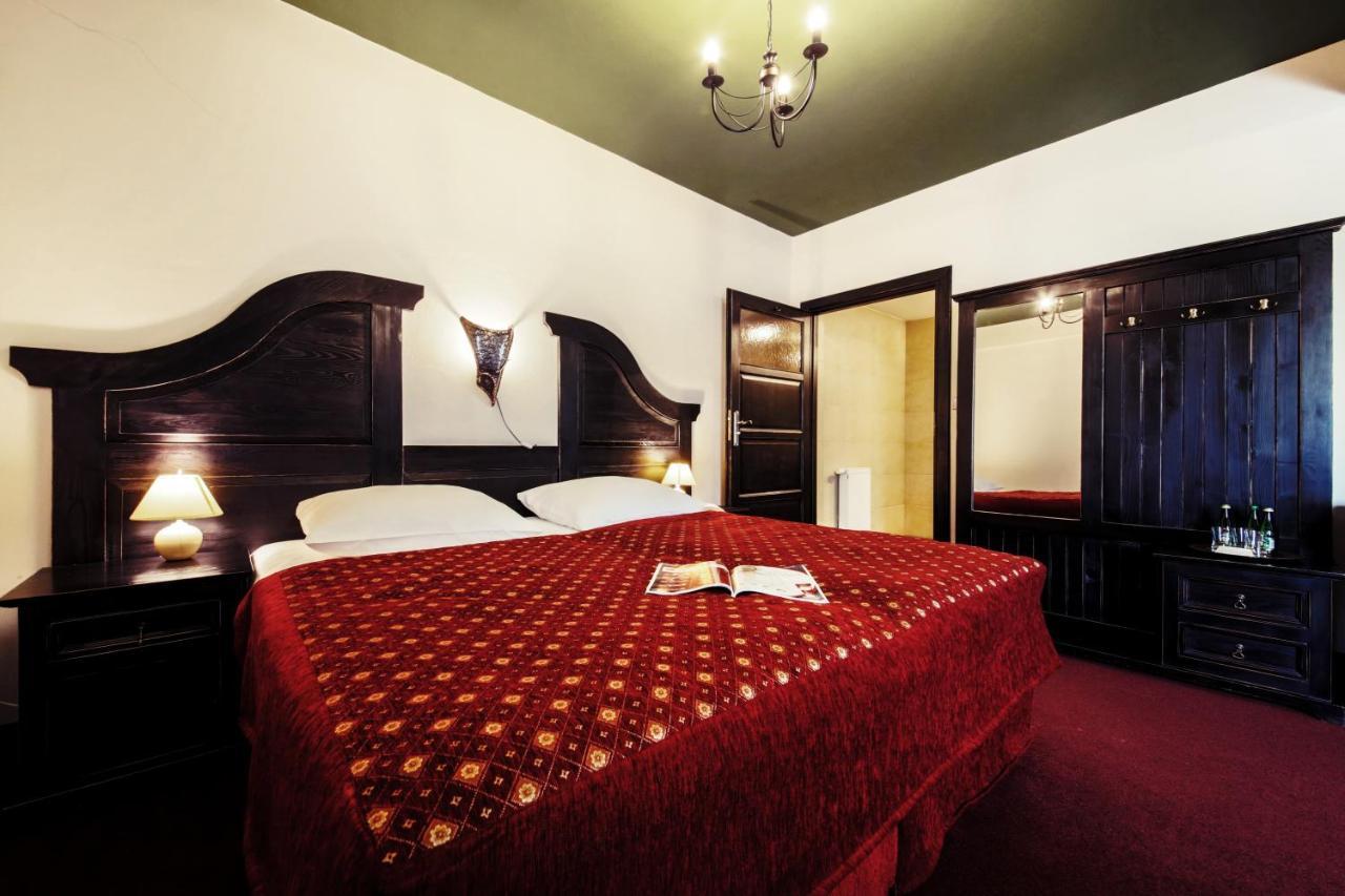 Rzezawa Hotel Kasztel מראה חיצוני תמונה