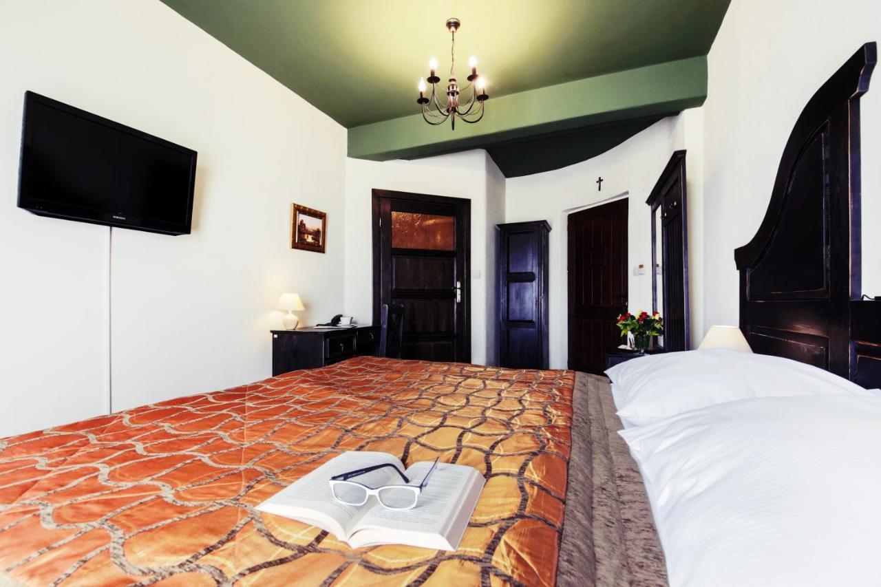Rzezawa Hotel Kasztel מראה חיצוני תמונה