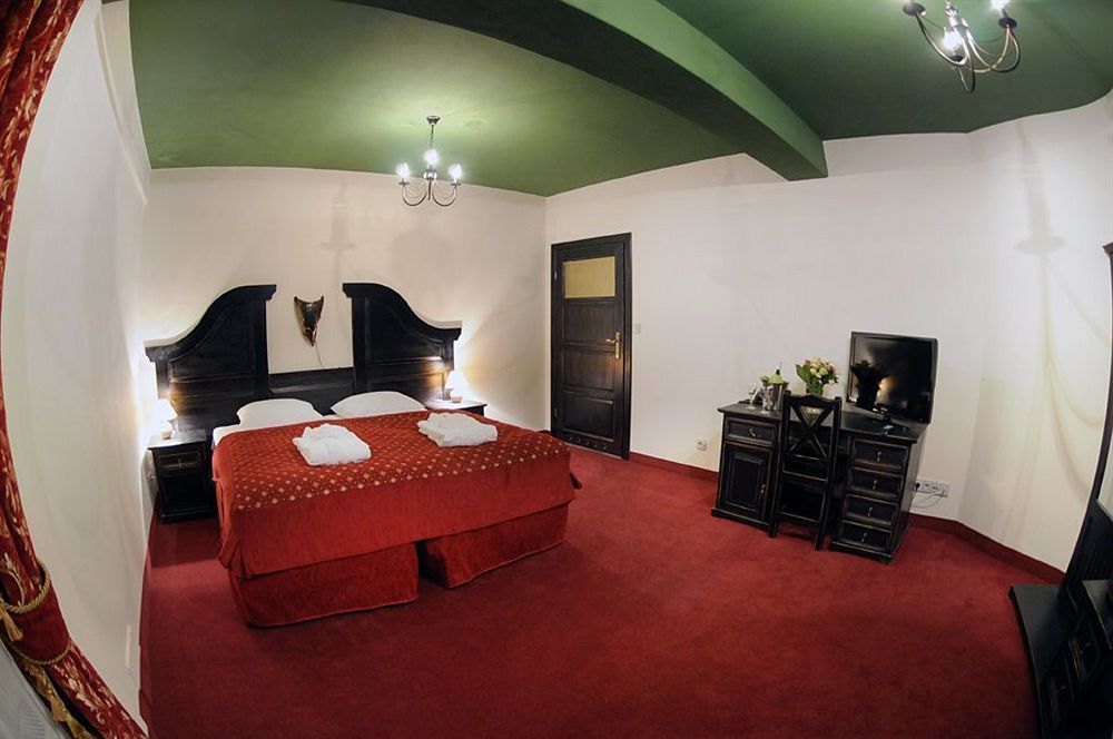 Rzezawa Hotel Kasztel מראה חיצוני תמונה