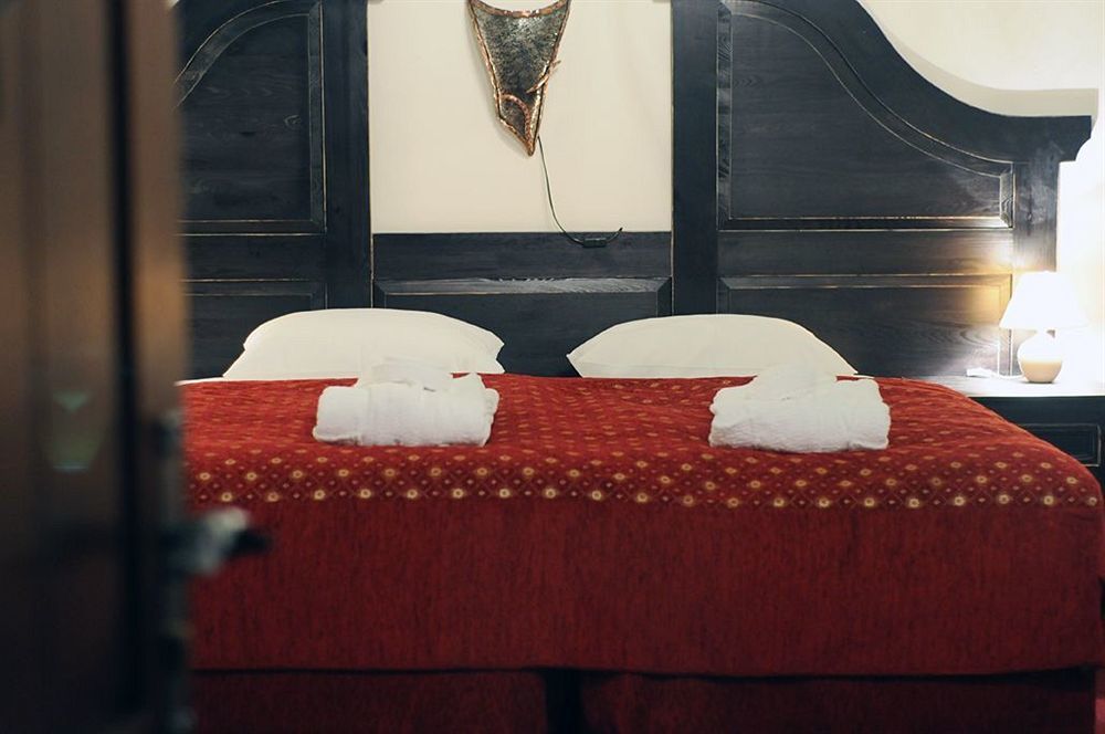 Rzezawa Hotel Kasztel מראה חיצוני תמונה