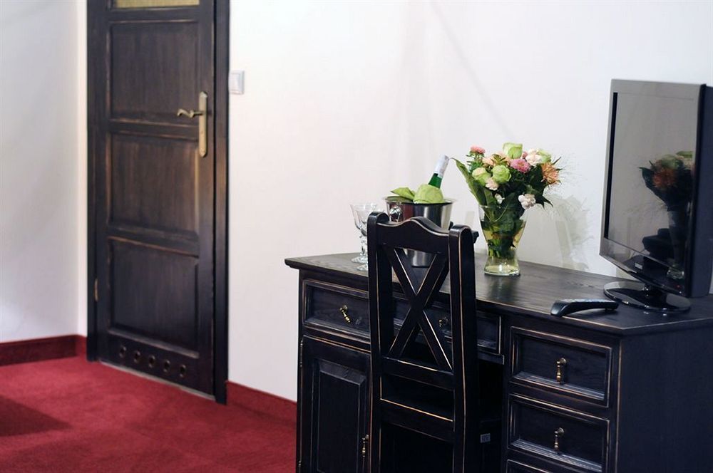 Rzezawa Hotel Kasztel מראה חיצוני תמונה