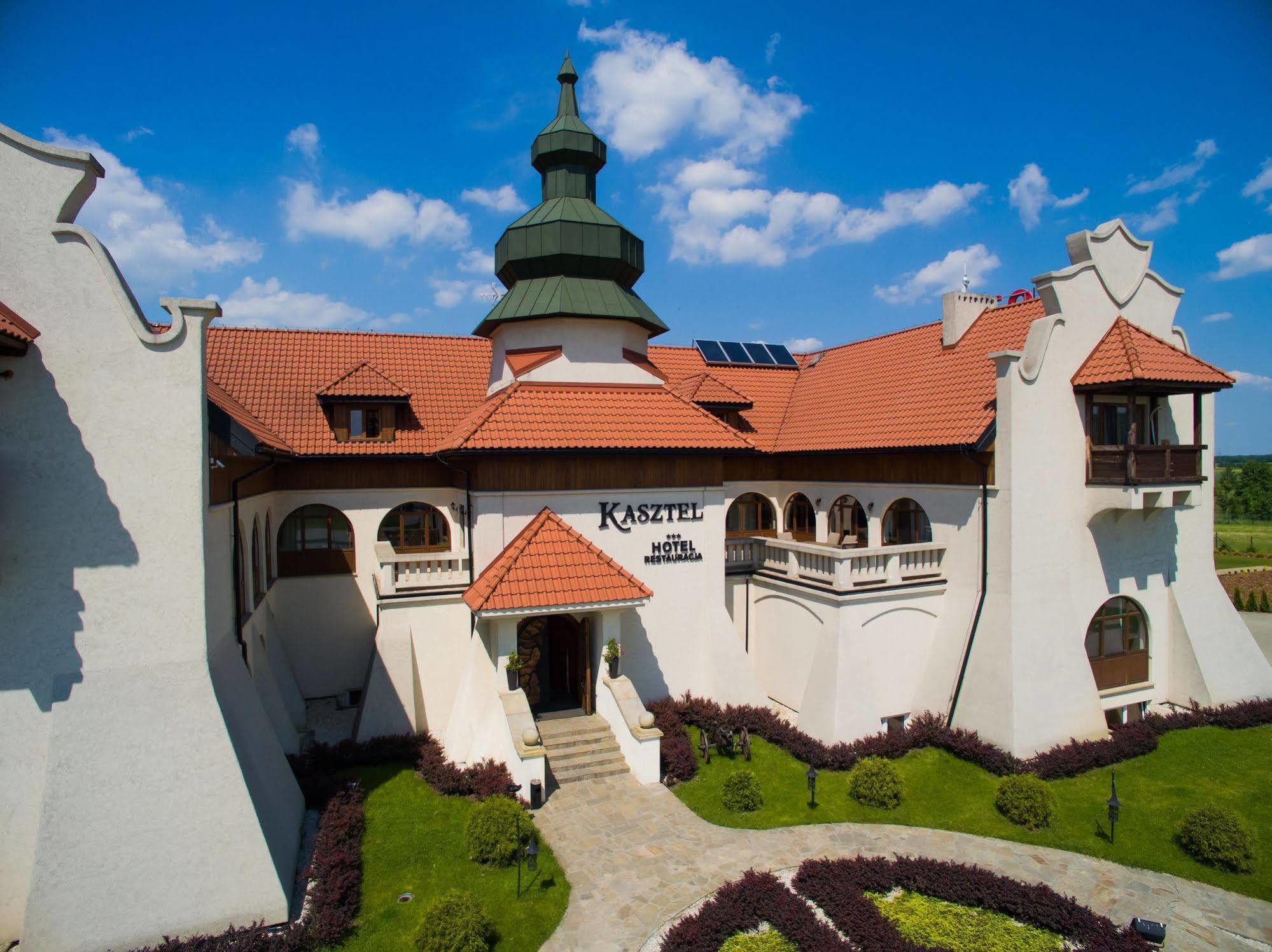 Rzezawa Hotel Kasztel מראה חיצוני תמונה