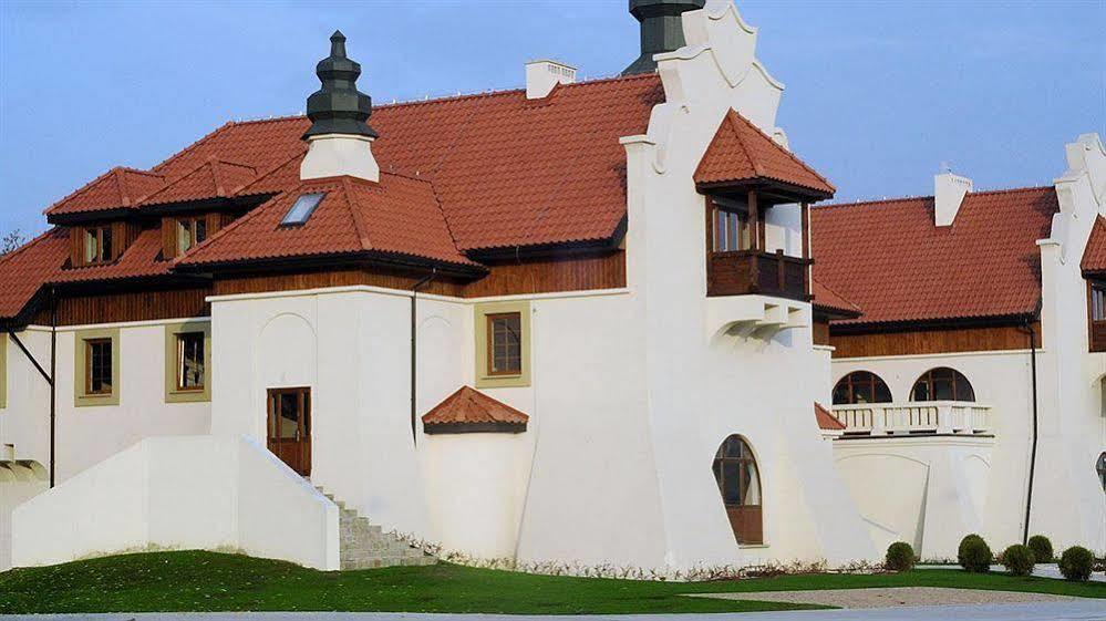 Rzezawa Hotel Kasztel מראה חיצוני תמונה