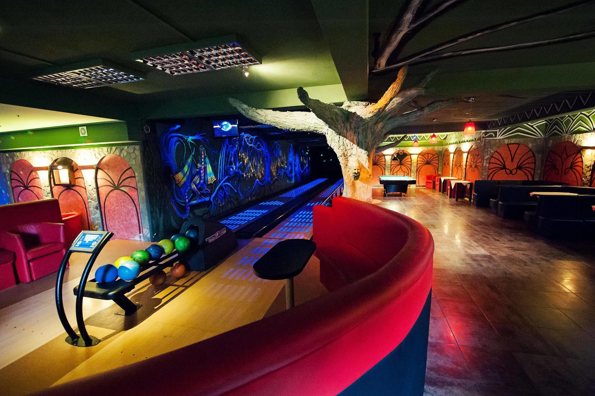 Rzezawa Hotel Kasztel מראה חיצוני תמונה