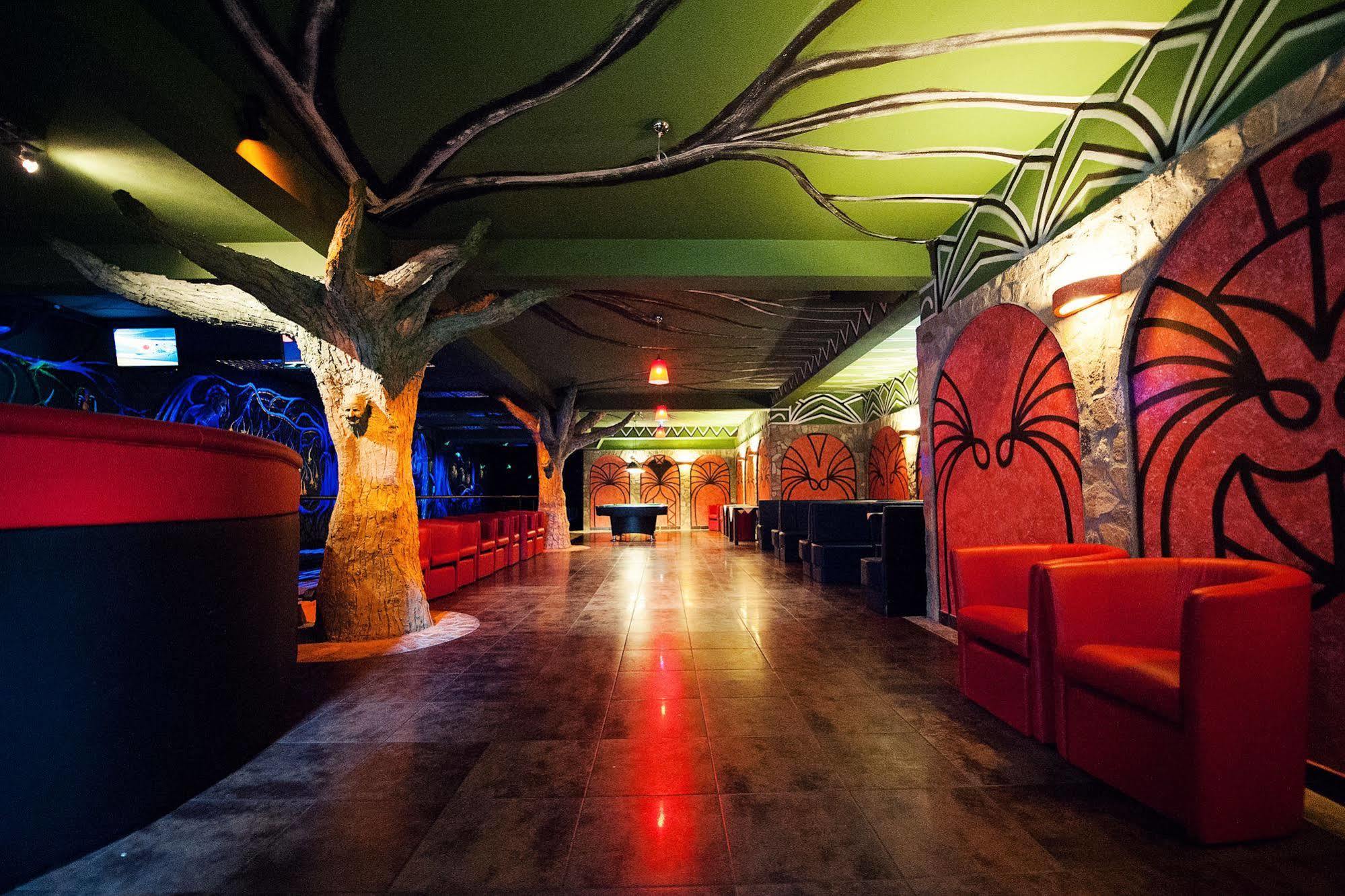 Rzezawa Hotel Kasztel מראה חיצוני תמונה